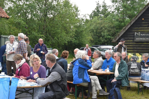 Koffie bij de werkschuur